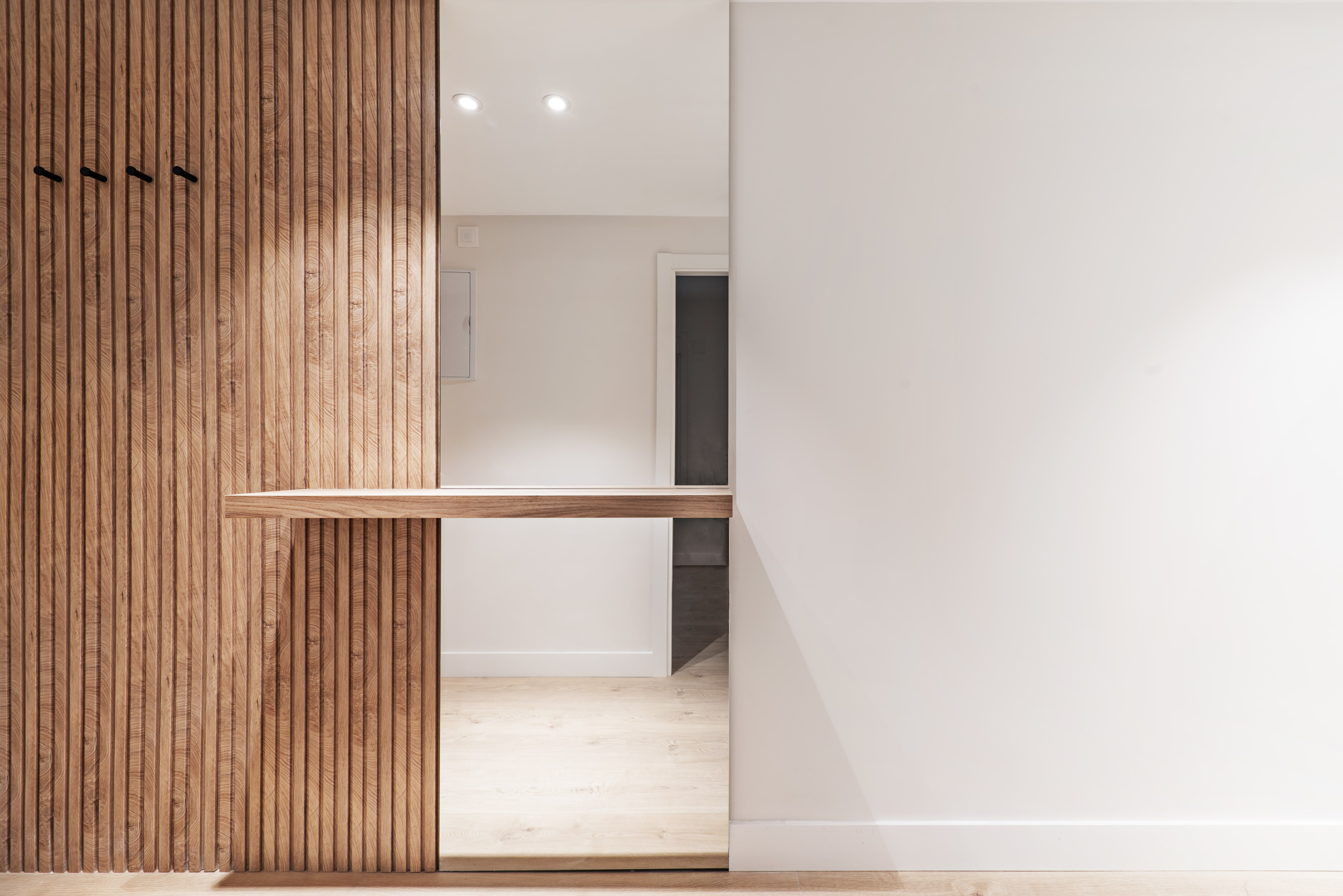 Intrare apartament Tunari - 061